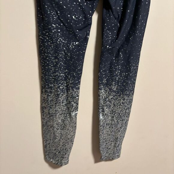 Beyond Yoga Alloy Ombre High Waisted Leggings Navy Blue Silver- Size Medium - Picture 4 of 9